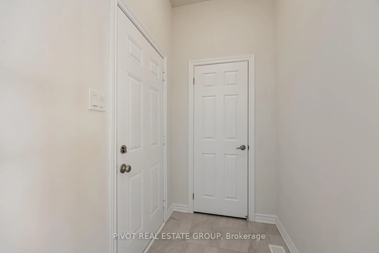 Photo 19 of 32 Waterfront Crescent, Whitby, Port Whitby — HOMEH