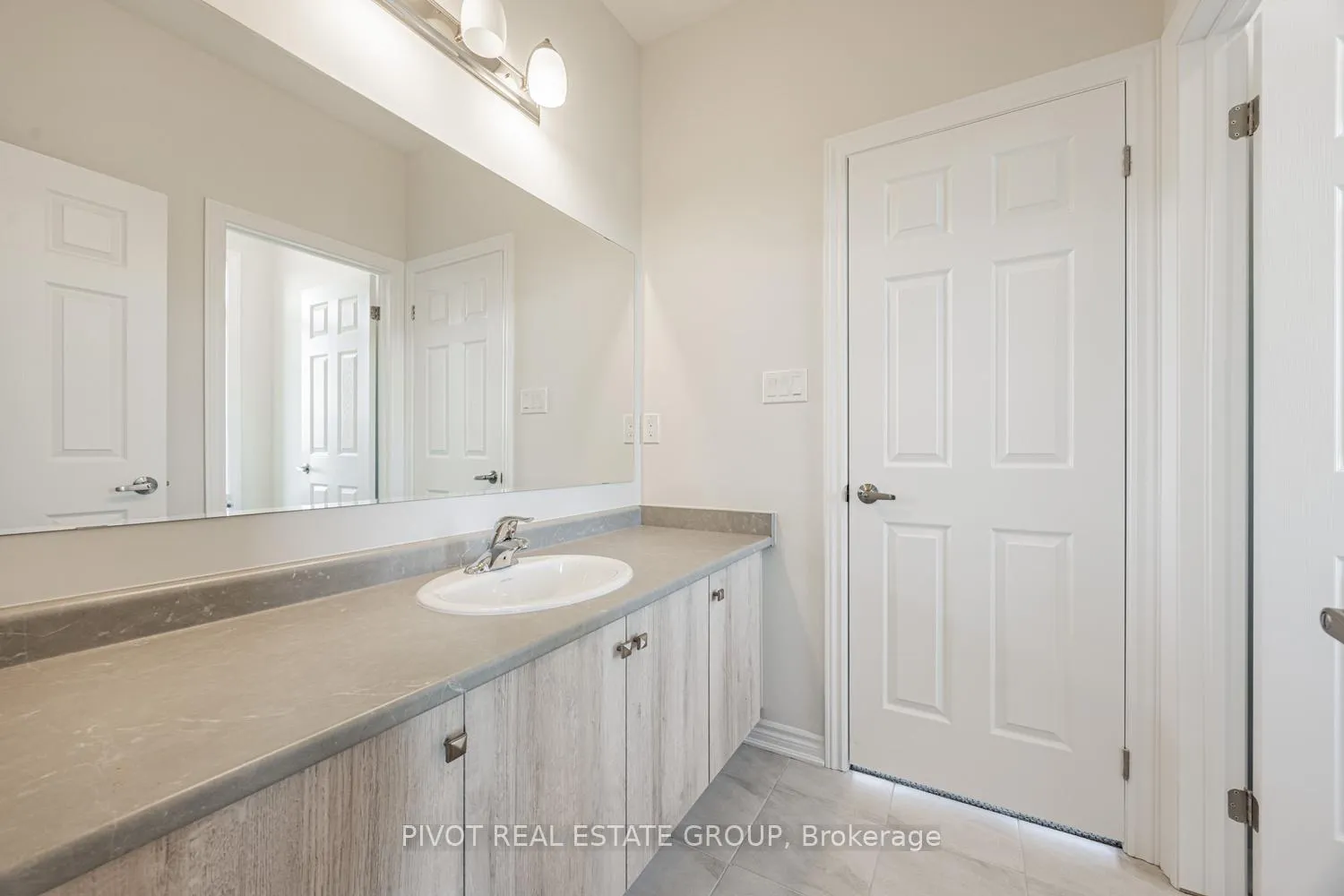 Photo 31 of 32 Waterfront Crescent, Whitby, Port Whitby — HOMEH
