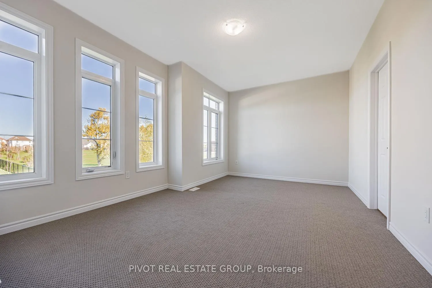 Photo 33 of 32 Waterfront Crescent, Whitby, Port Whitby — HOMEH