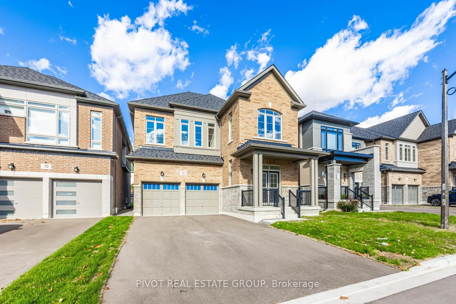 Photo 3 of 12 Waterfront Crescent, Whitby, Port Whitby — HOMEH