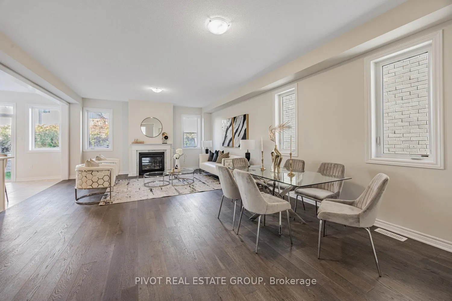 Photo 4 of 12 Waterfront Crescent, Whitby, Port Whitby — HOMEH