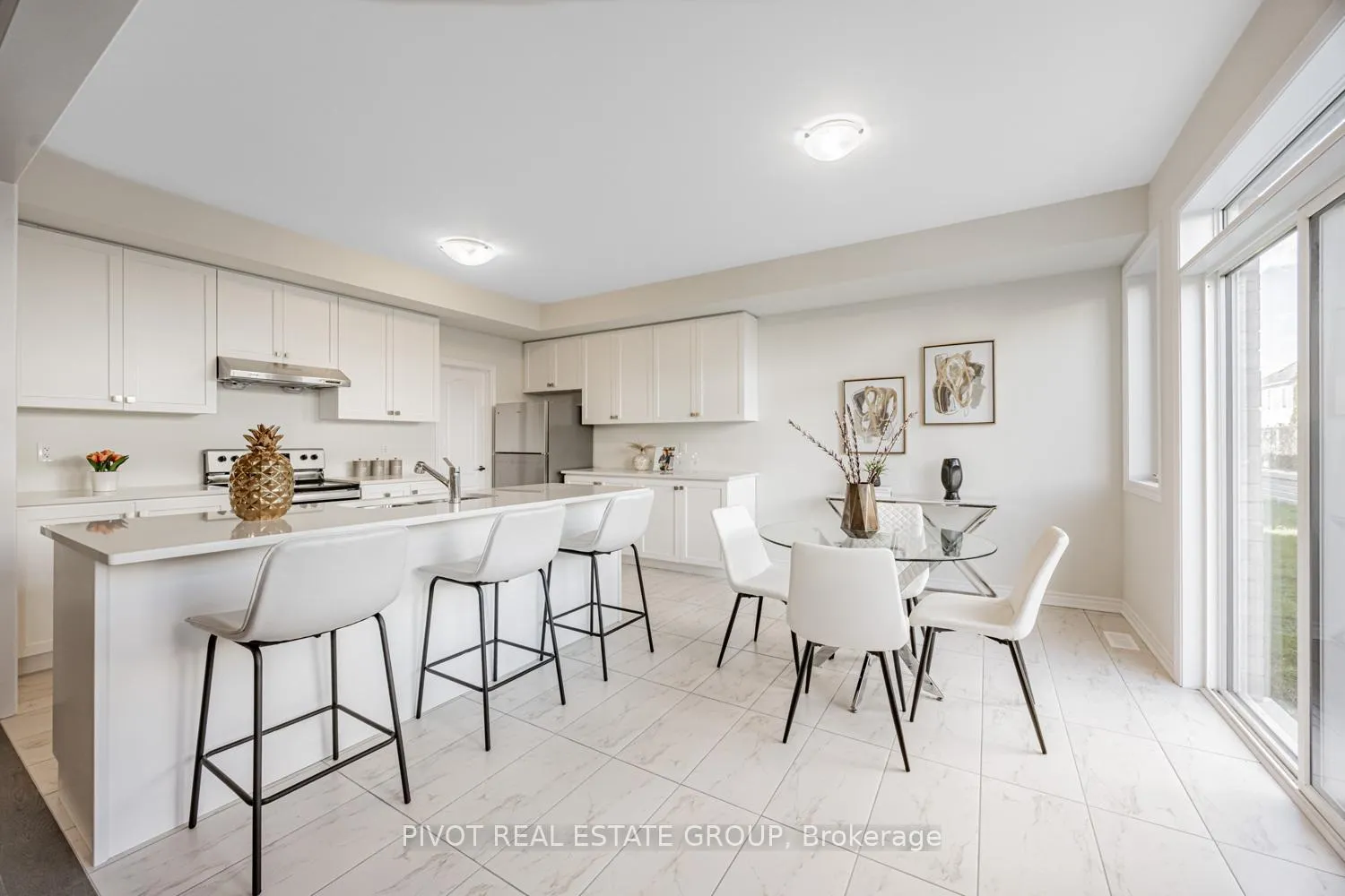 Photo 15 of 12 Waterfront Crescent, Whitby, Port Whitby — HOMEH