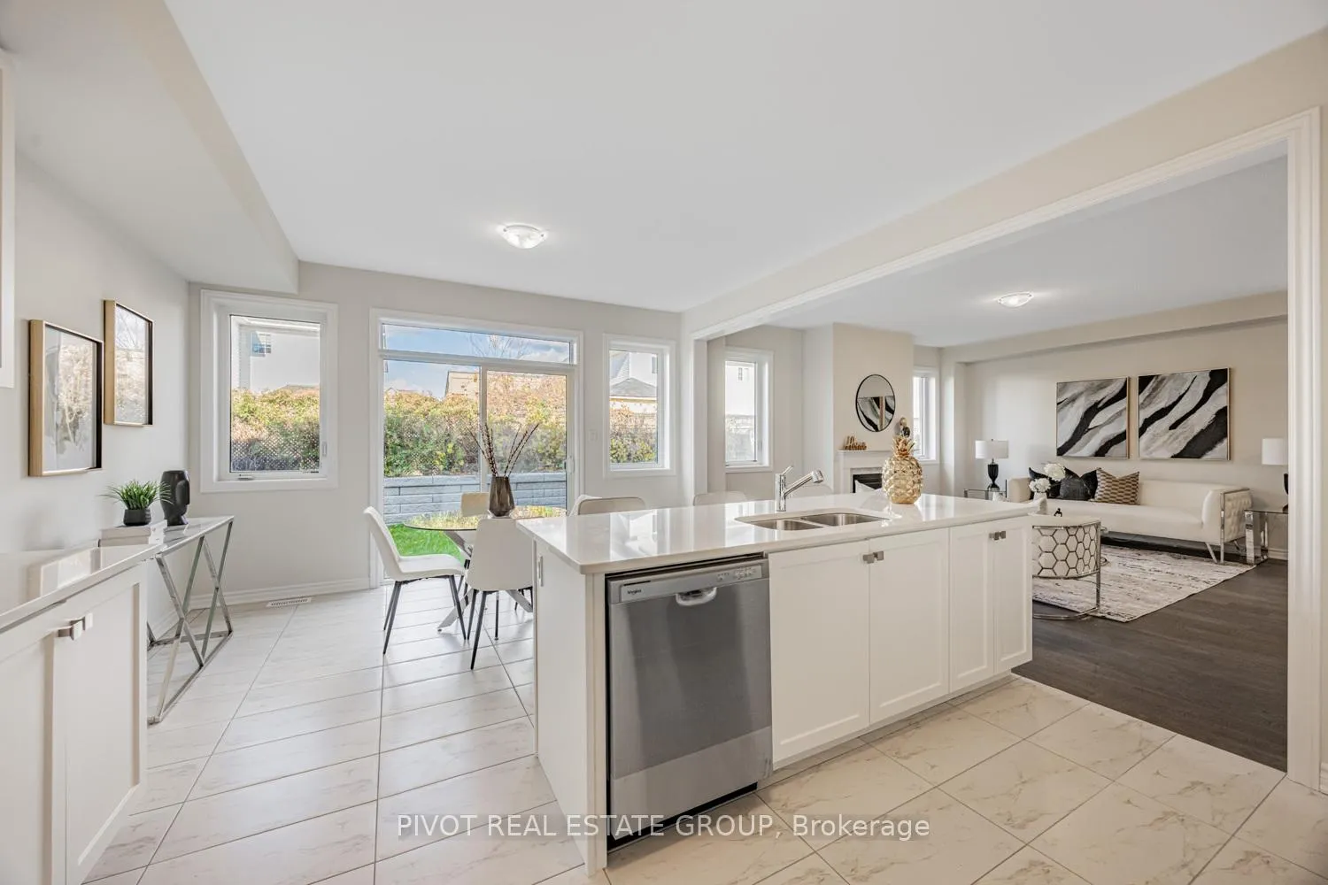 Photo 18 of 12 Waterfront Crescent, Whitby, Port Whitby — HOMEH