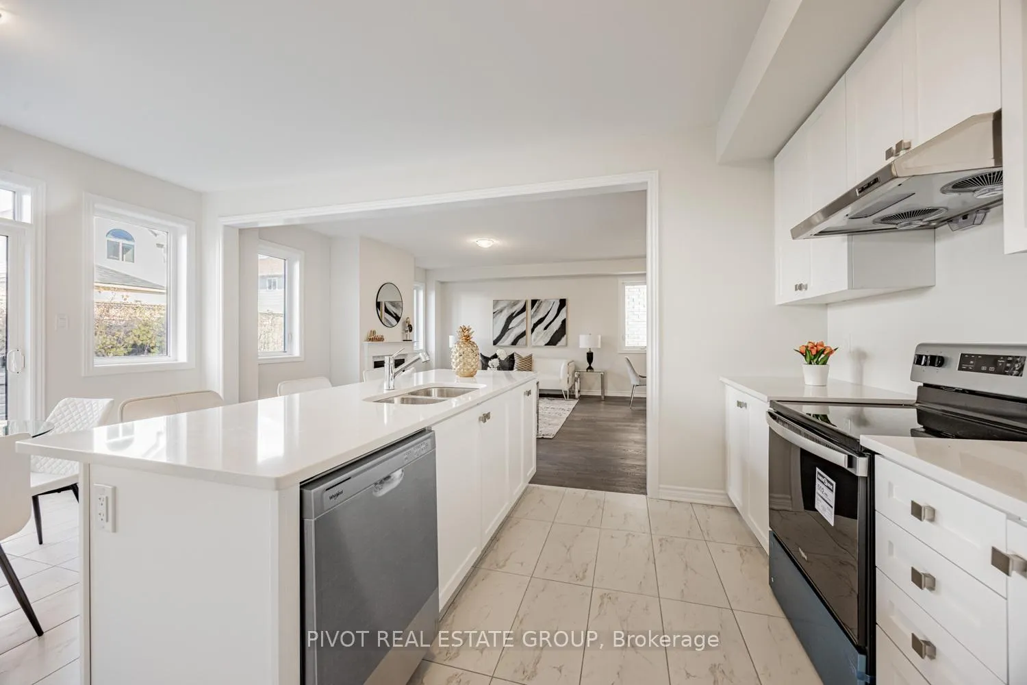 Photo 19 of 12 Waterfront Crescent, Whitby, Port Whitby — HOMEH