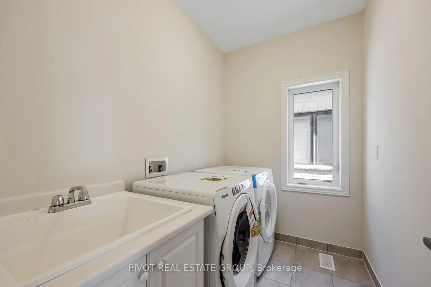 Photo 22 of 12 Waterfront Crescent, Whitby, Port Whitby — HOMEH
