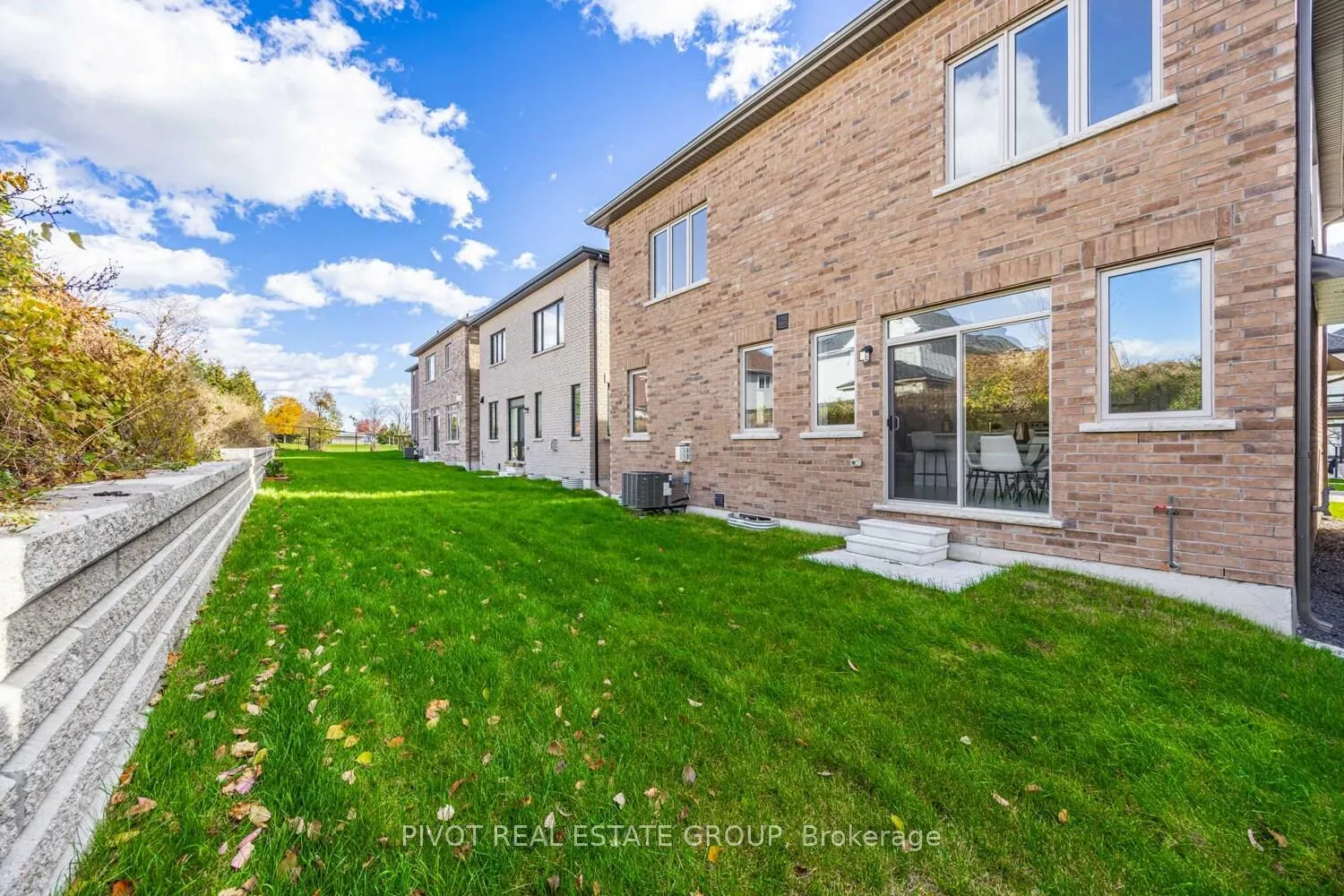 Photo 35 of 12 Waterfront Crescent, Whitby, Port Whitby — HOMEH