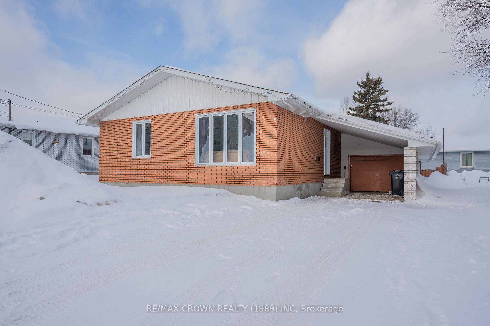 Photo 1 of 3 Frontenac Crescent, Kapuskasing — HOMEH