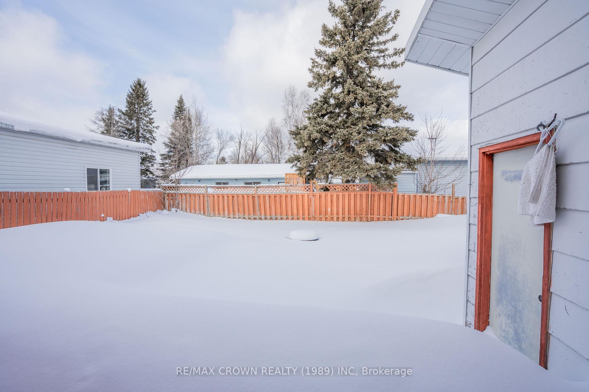 Photo 38 of 3 Frontenac Crescent, Kapuskasing — HOMEH