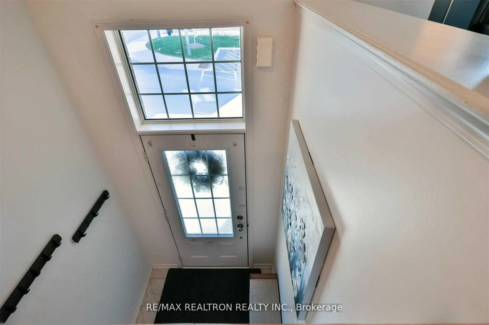 Photo 4 of 2456 Bromus Path, Oshawa, Windfields — HOMEH