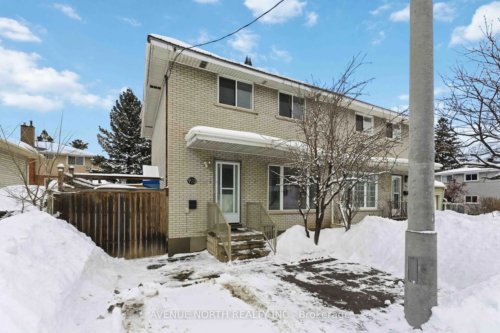 Photo 1 of 923 Pinecrest Road, Ottawa, Queensway Terrace North — HOMEH