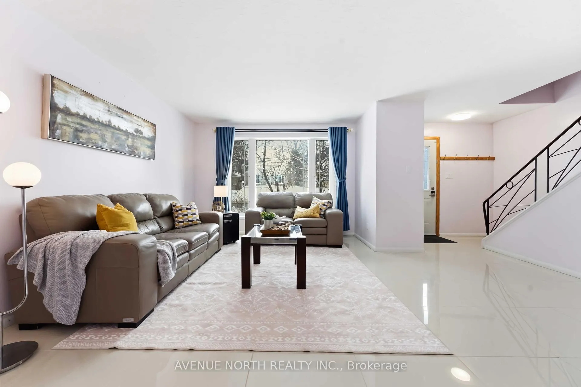 Photo 3 of 923 Pinecrest Road, Ottawa, Queensway Terrace North — HOMEH