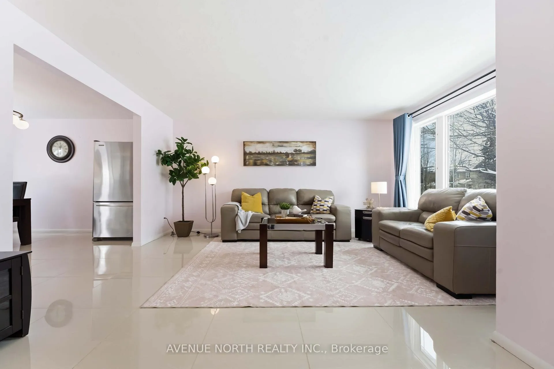 Photo 5 of 923 Pinecrest Road, Ottawa, Queensway Terrace North — HOMEH
