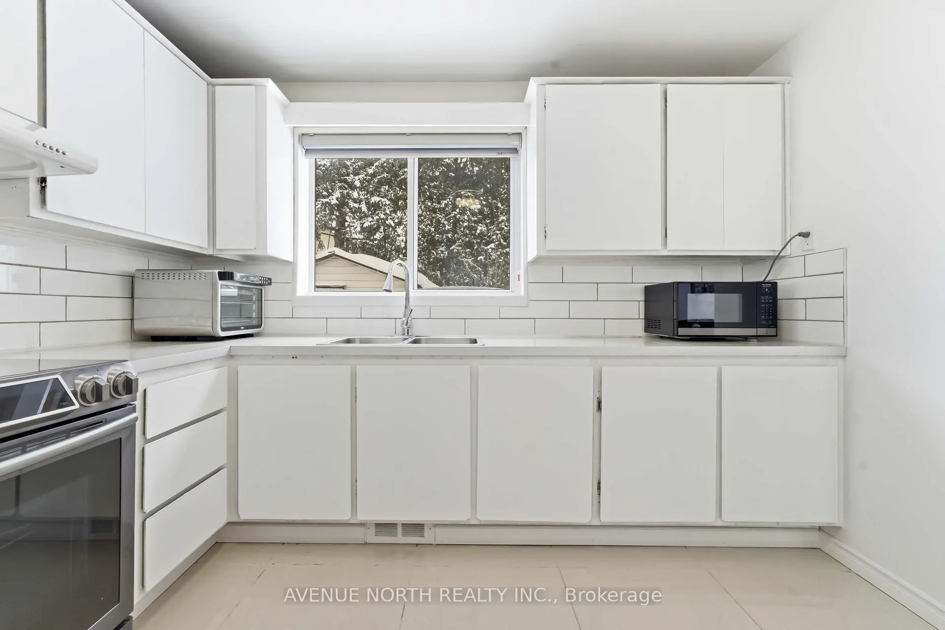 Photo 12 of 923 Pinecrest Road, Ottawa, Queensway Terrace North — HOMEH
