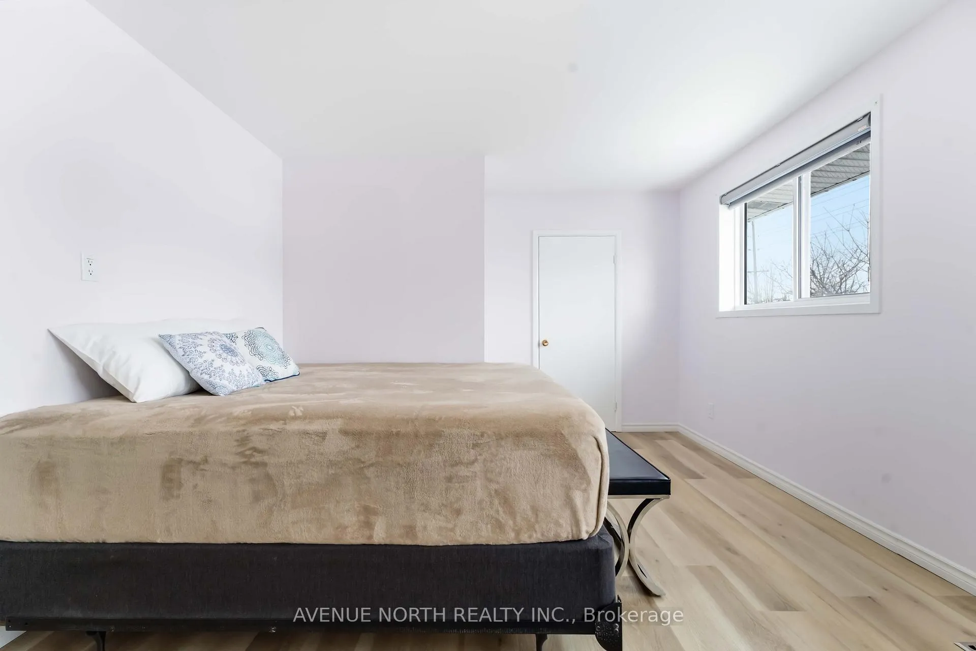 Photo 19 of 923 Pinecrest Road, Ottawa, Queensway Terrace North — HOMEH