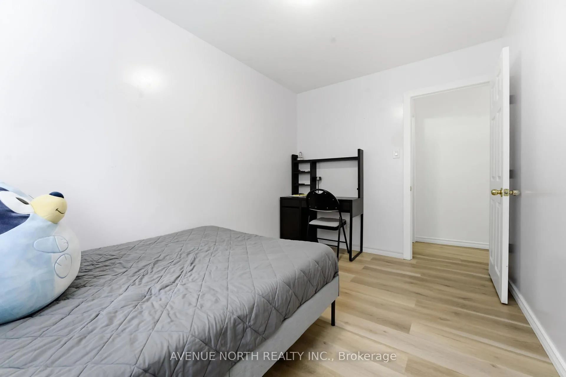 Photo 21 of 923 Pinecrest Road, Ottawa, Queensway Terrace North — HOMEH