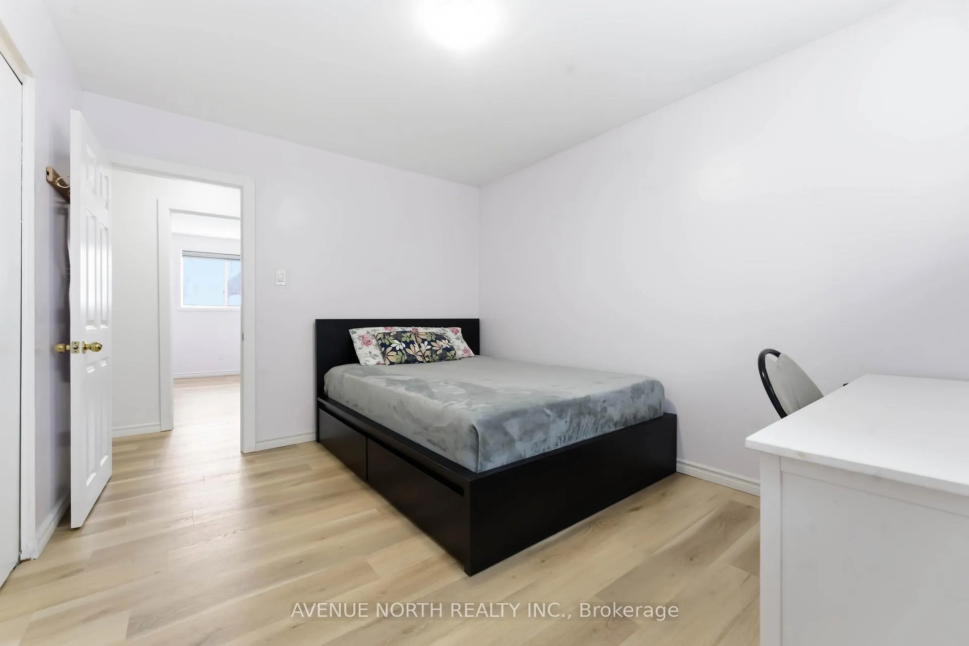 Photo 23 of 923 Pinecrest Road, Ottawa, Queensway Terrace North — HOMEH