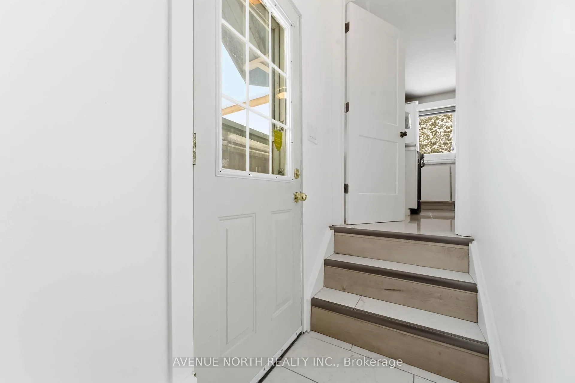 Photo 26 of 923 Pinecrest Road, Ottawa, Queensway Terrace North — HOMEH
