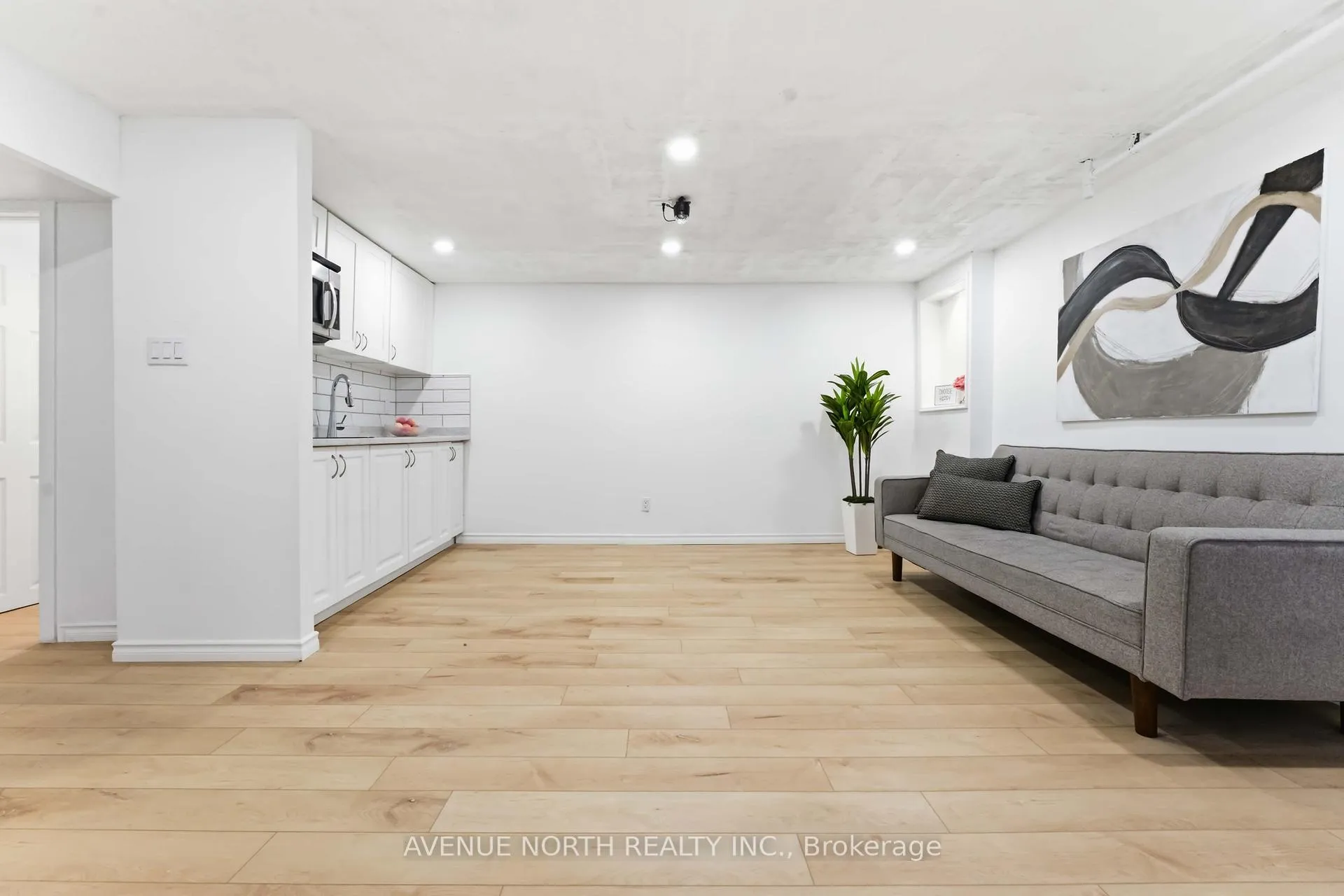 Photo 27 of 923 Pinecrest Road, Ottawa, Queensway Terrace North — HOMEH