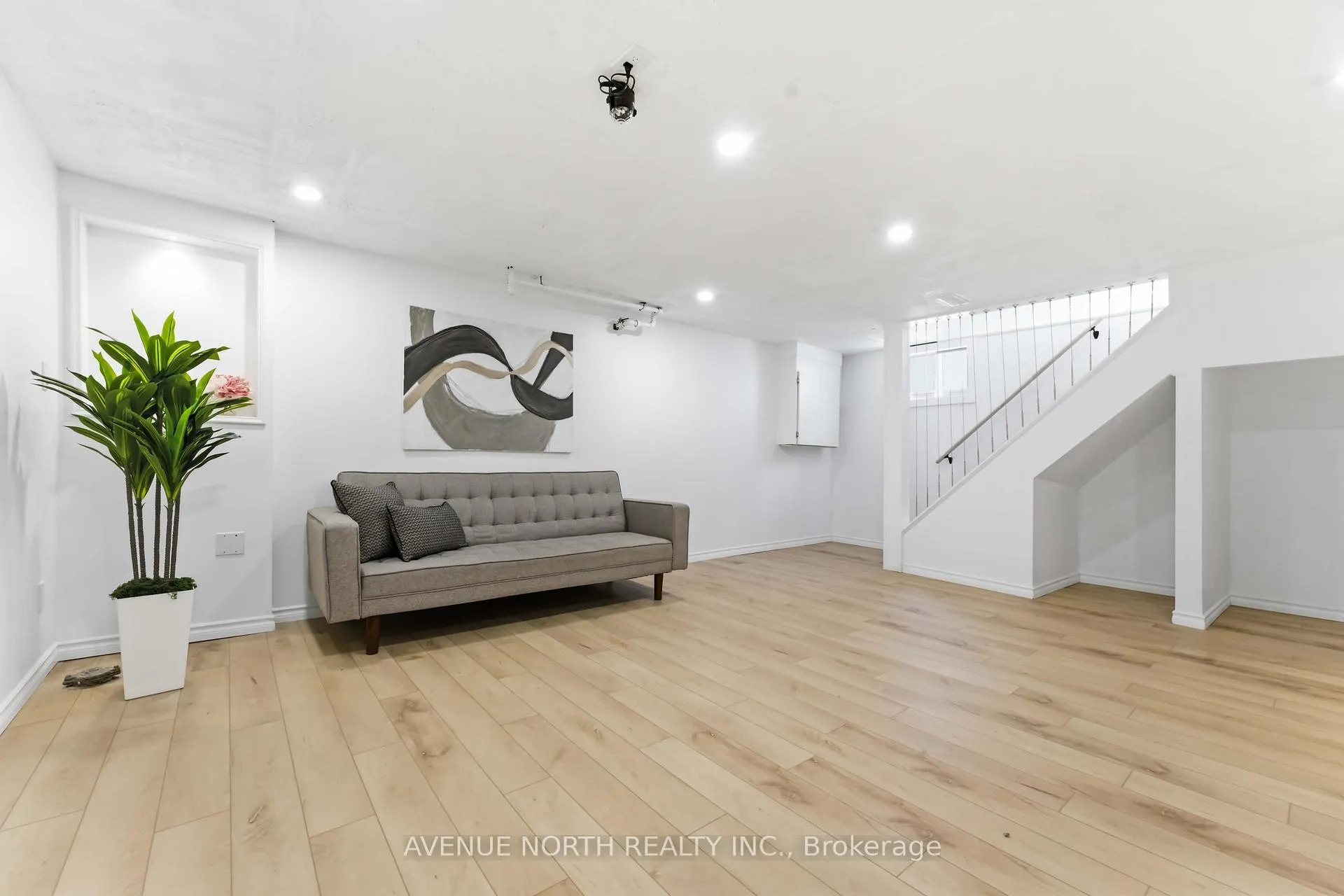 Photo 28 of 923 Pinecrest Road, Ottawa, Queensway Terrace North — HOMEH