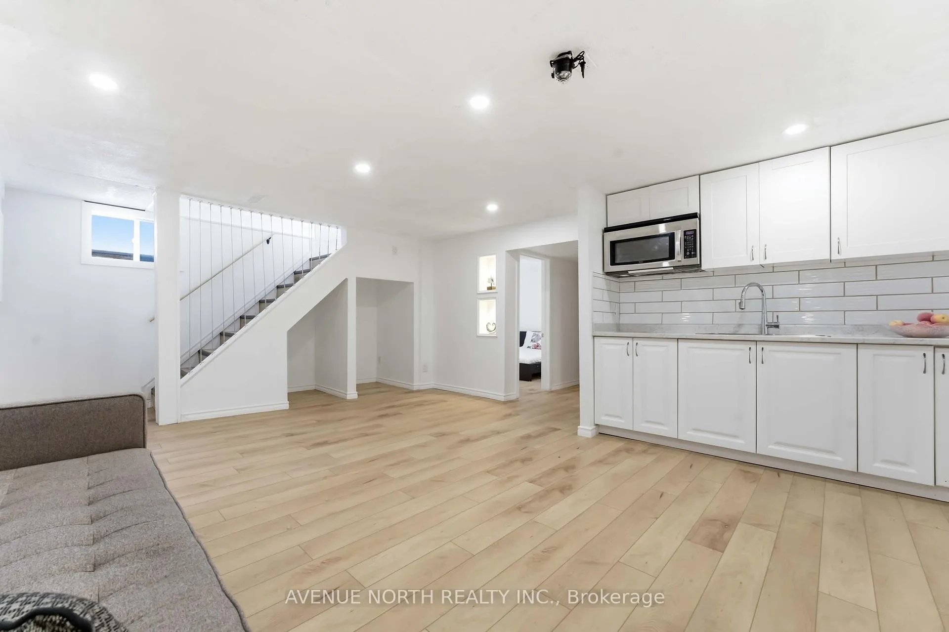 Photo 29 of 923 Pinecrest Road, Ottawa, Queensway Terrace North — HOMEH