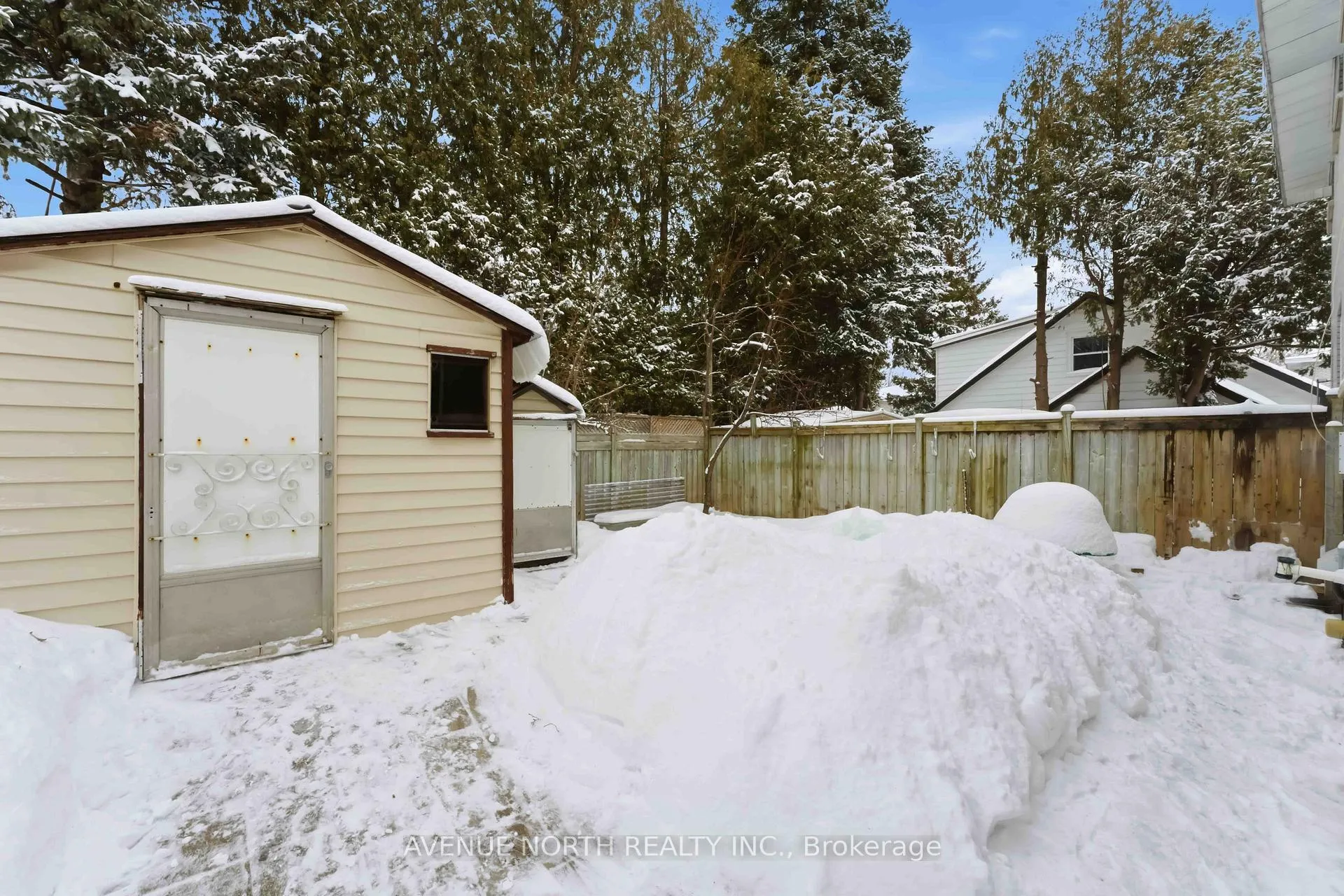 Photo 37 of 923 Pinecrest Road, Ottawa, Queensway Terrace North — HOMEH