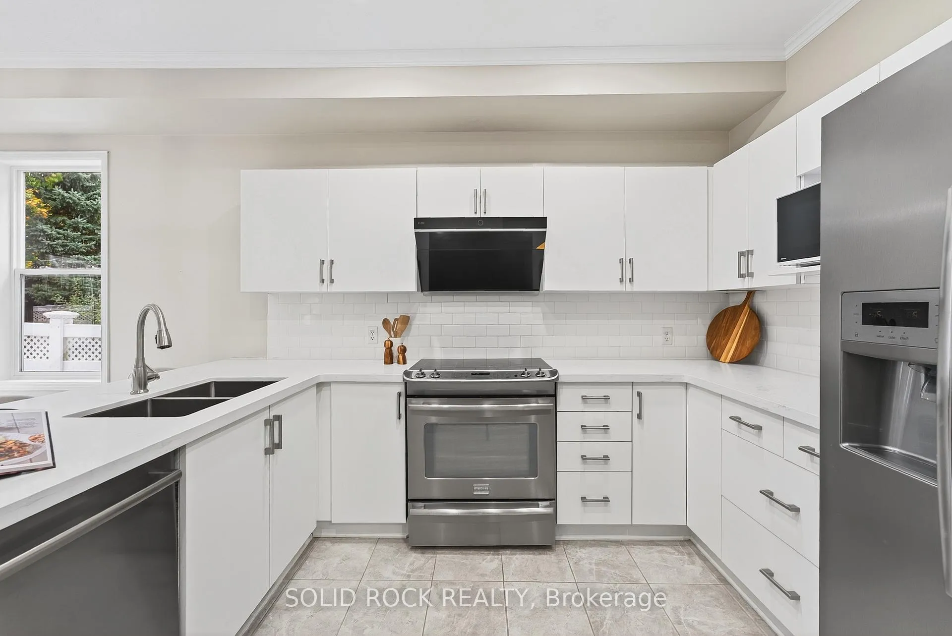 Photo 17 of 50 Insmill Crescent, Ottawa, Kanata - Kanata Lakes/Heritage Hills — HOMEH