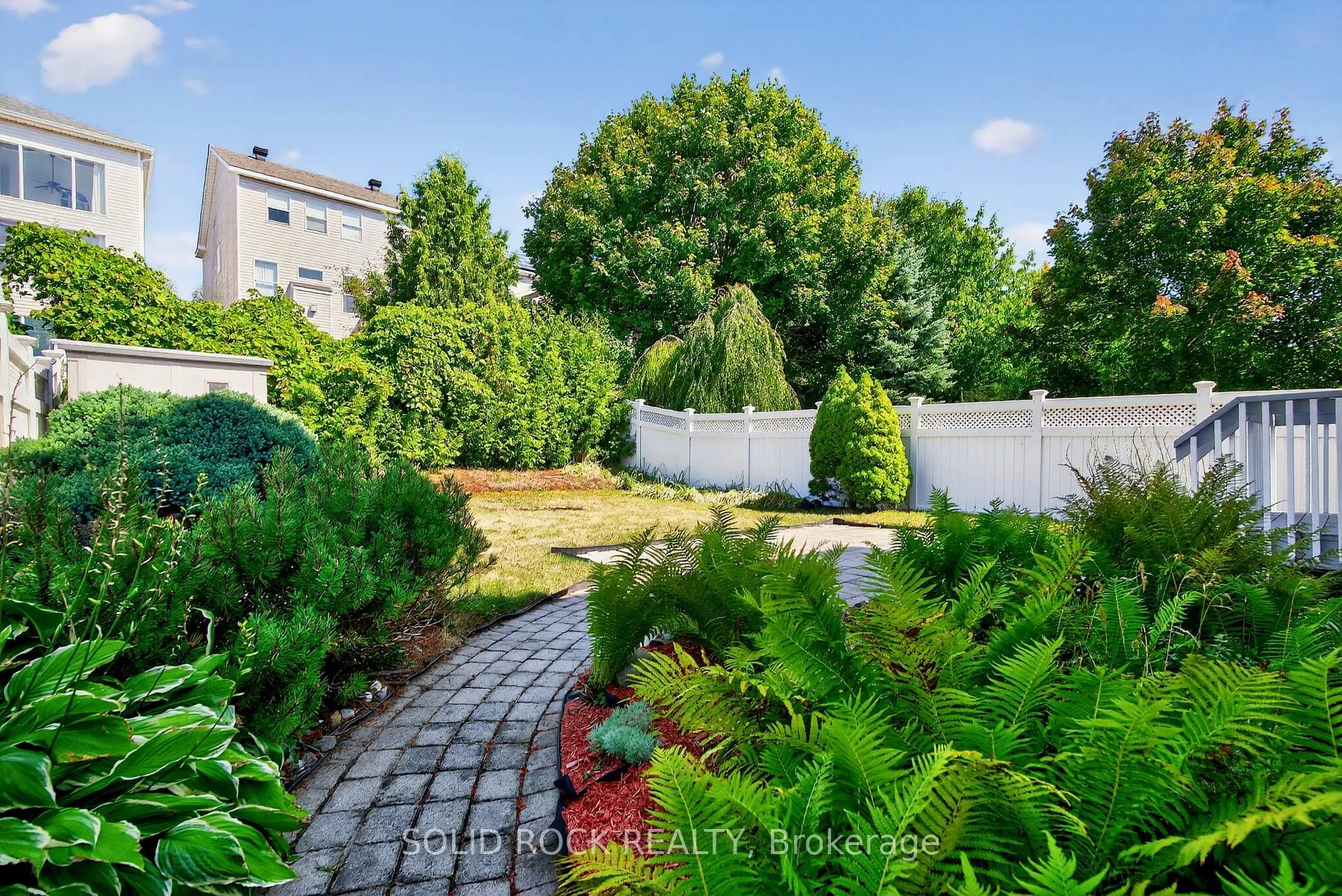 Photo 35 of 50 Insmill Crescent, Ottawa, Kanata - Kanata Lakes/Heritage Hills — HOMEH