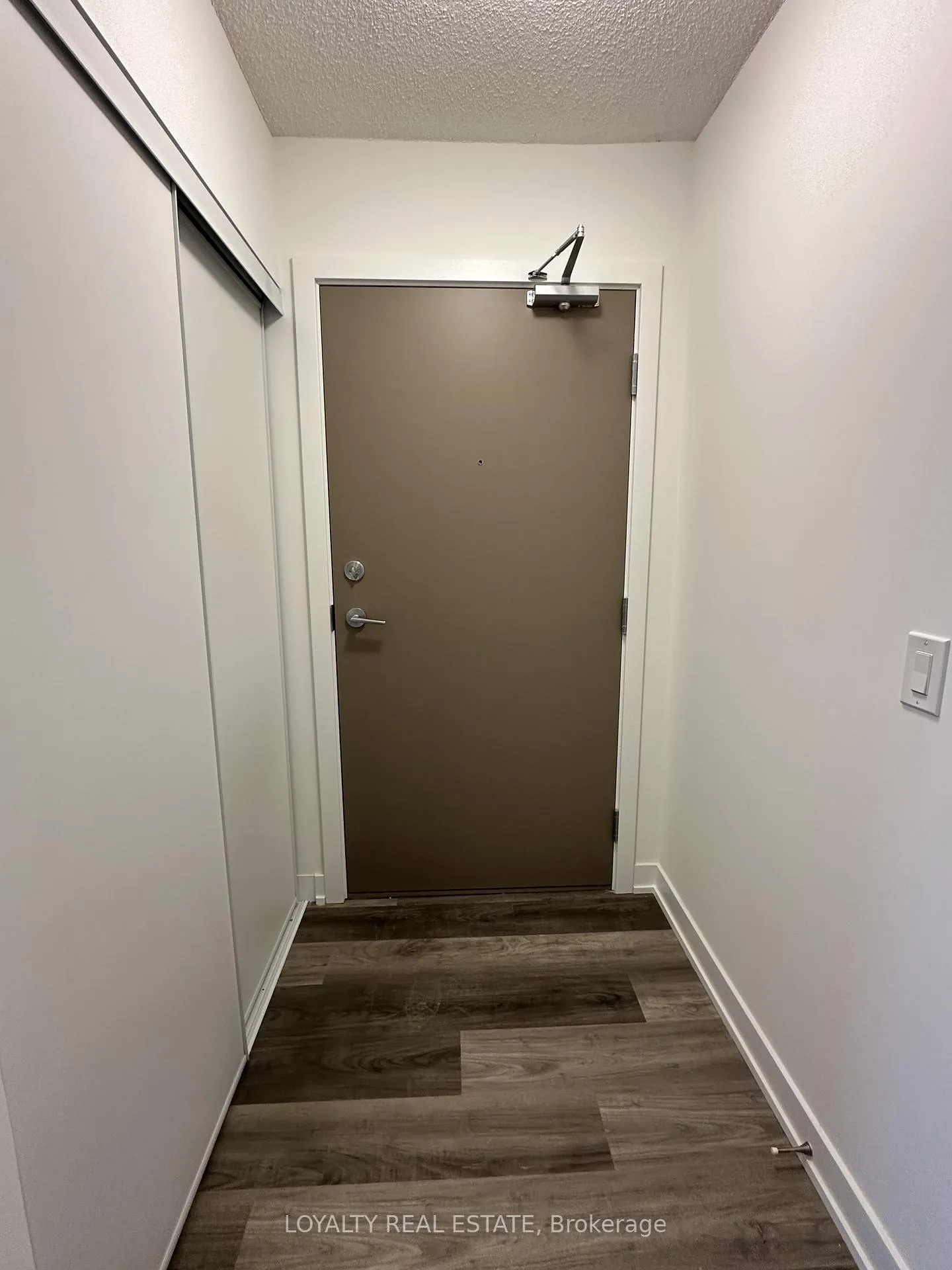 Photo 3 of Unit 1501, 1010 Sandy Beach Road, Pickering, Bay Ridges — HOMEH