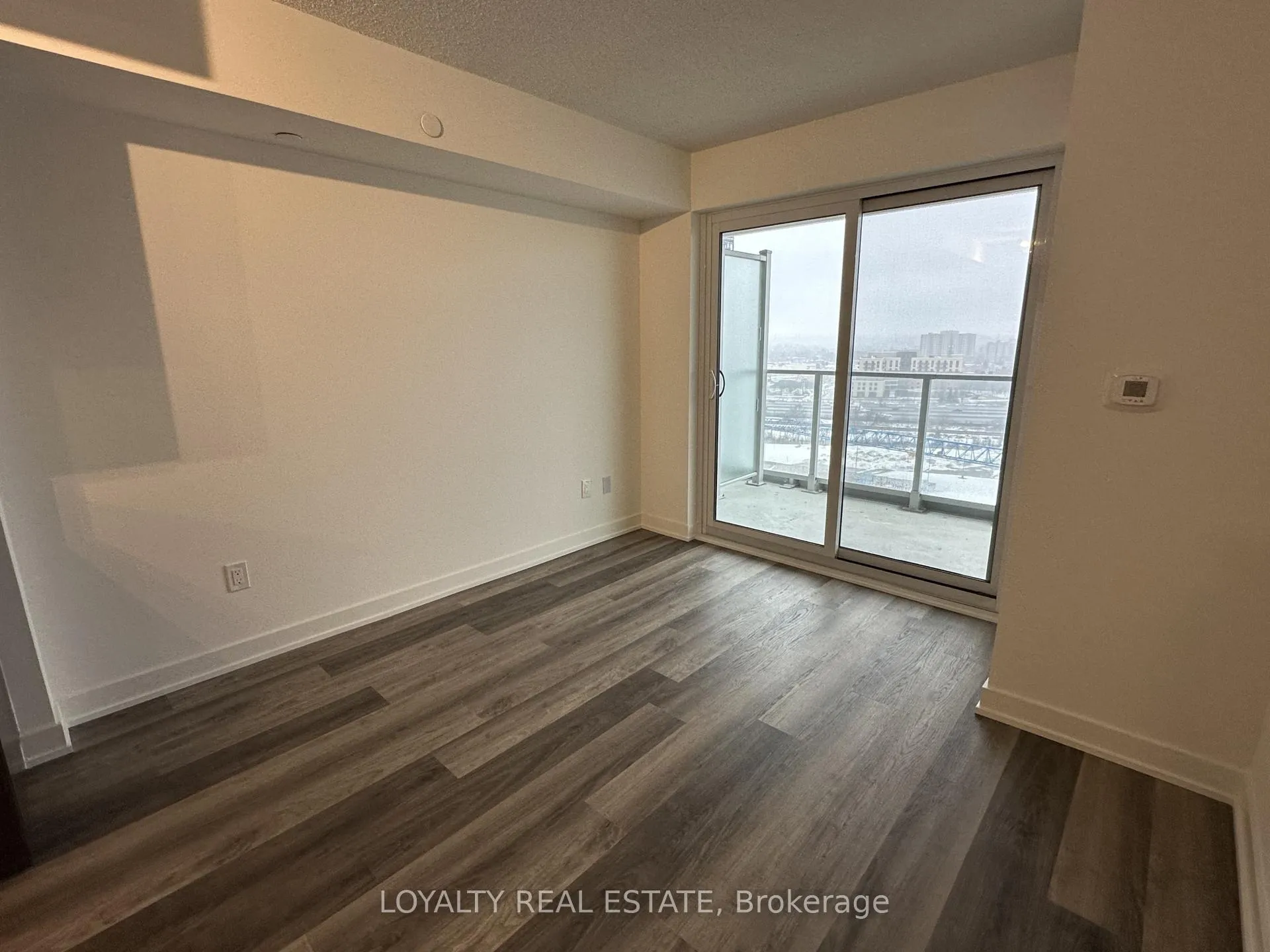 Photo 6 of Unit 1501, 1010 Sandy Beach Road, Pickering, Bay Ridges — HOMEH