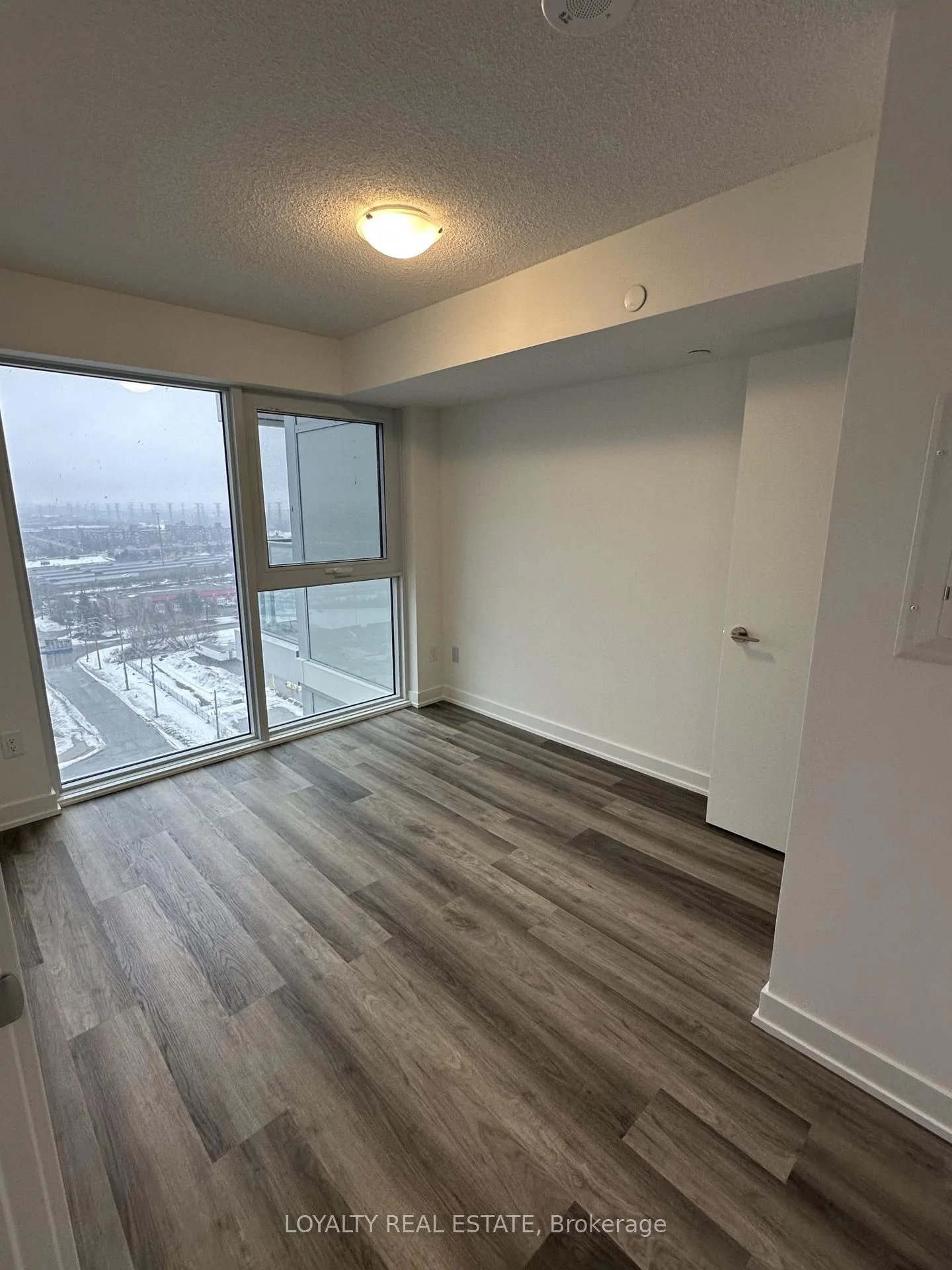 Photo 7 of Unit 1501, 1010 Sandy Beach Road, Pickering, Bay Ridges — HOMEH