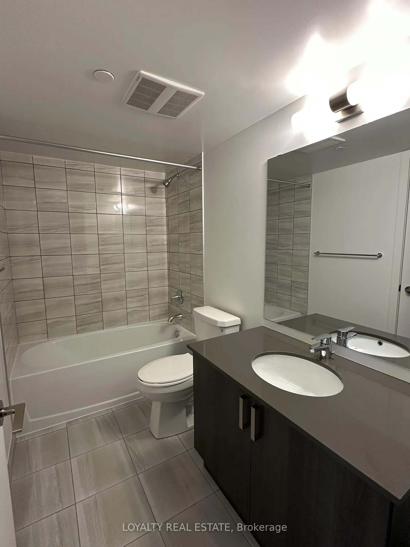 Photo 9 of Unit 1501, 1010 Sandy Beach Road, Pickering, Bay Ridges — HOMEH