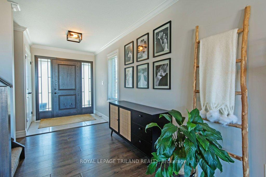 Photo 6 of 178 Gilmour Drive, Lucan Biddulph, Lucan — HOMEH