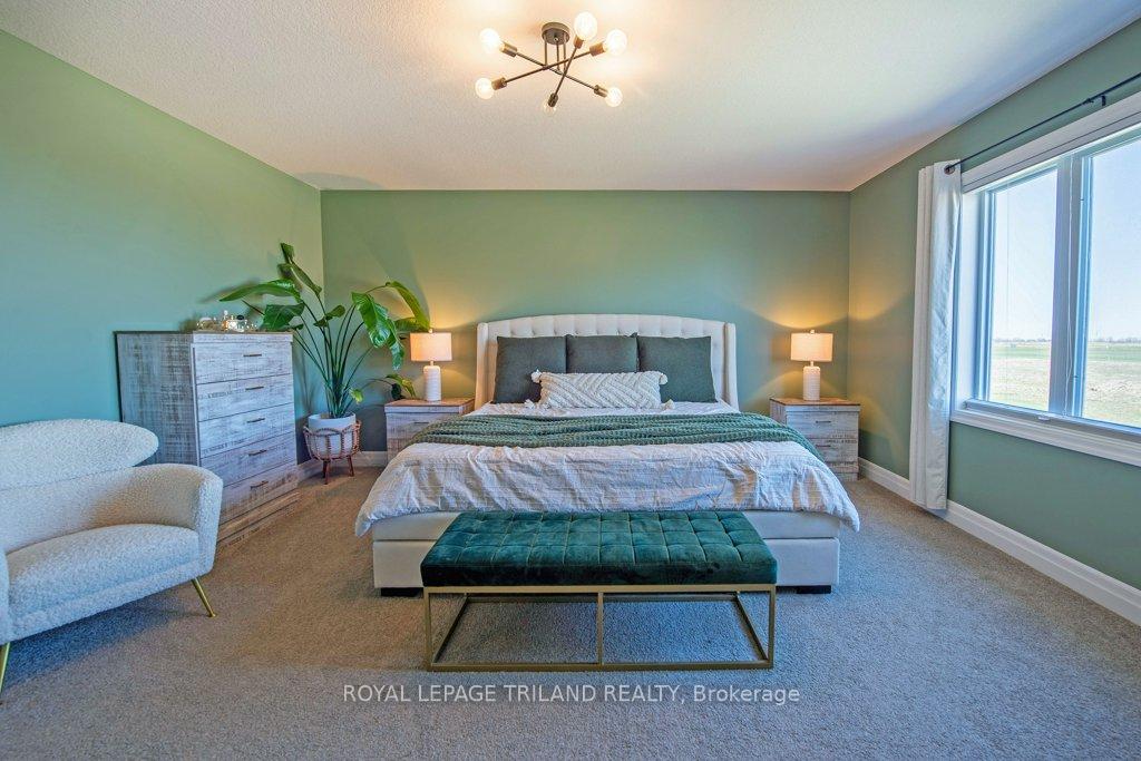 Photo 19 of 178 Gilmour Drive, Lucan Biddulph, Lucan — HOMEH