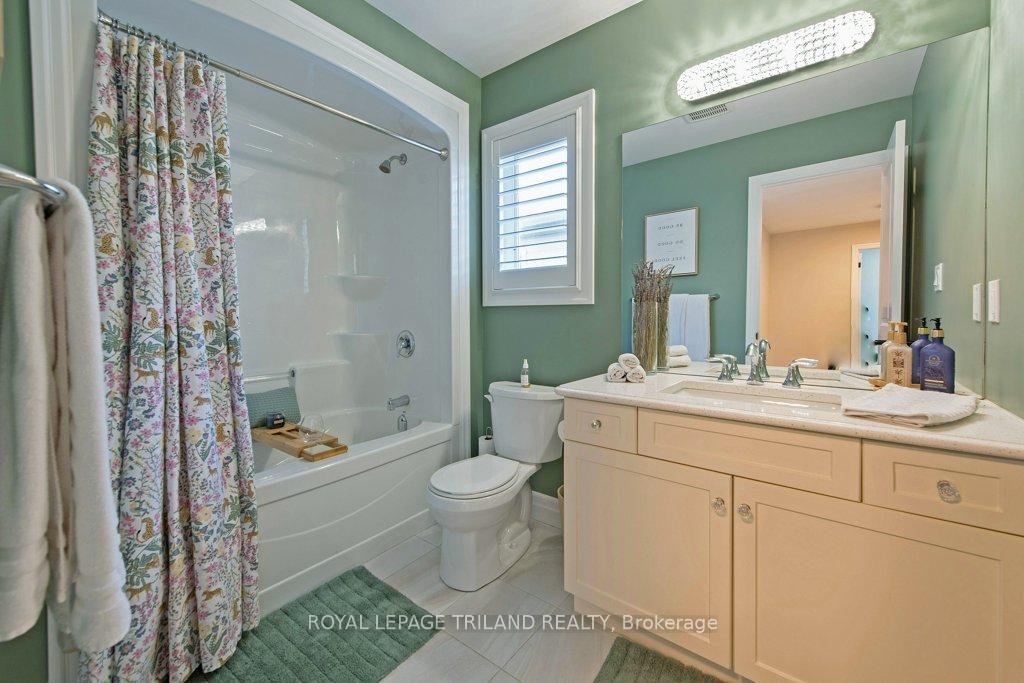 Photo 27 of 178 Gilmour Drive, Lucan Biddulph, Lucan — HOMEH