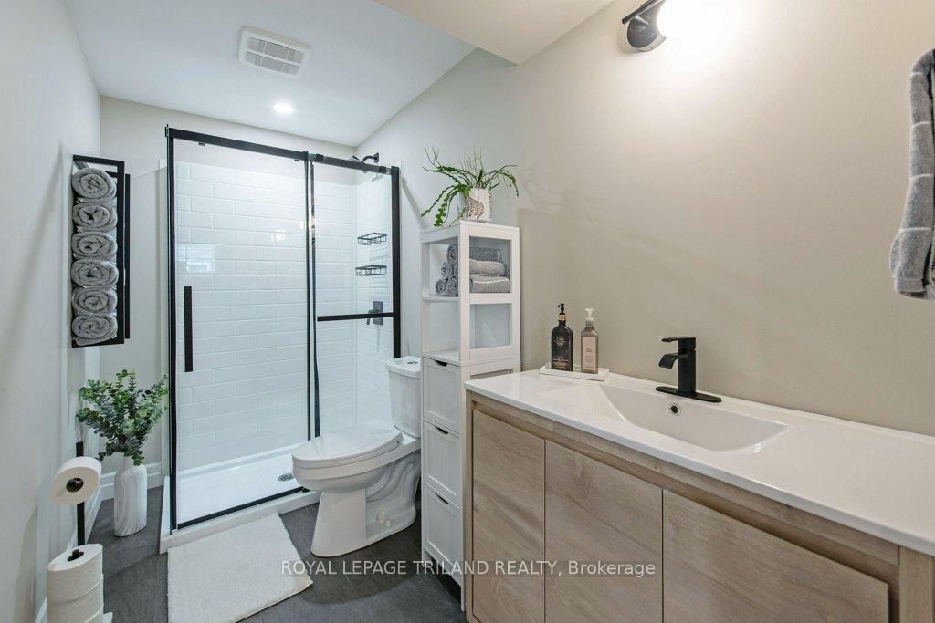 Photo 35 of 178 Gilmour Drive, Lucan Biddulph, Lucan — HOMEH