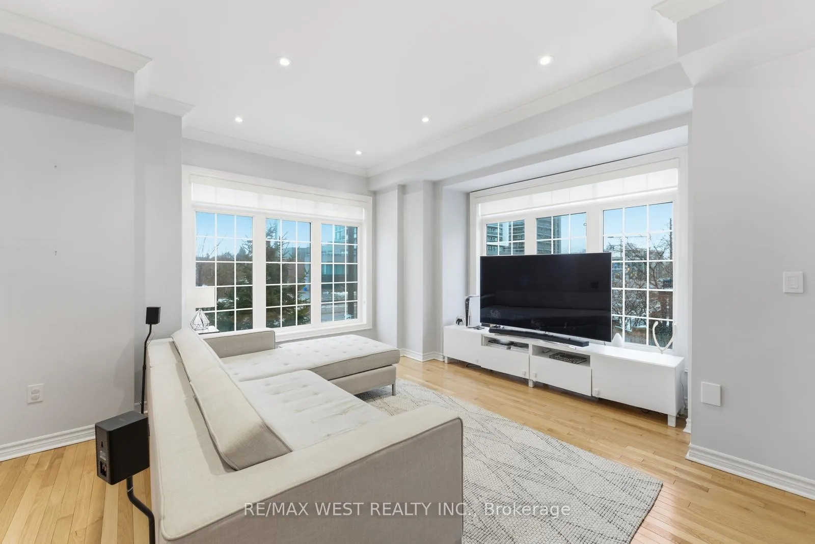 Photo 12 of 4753 Highway 7, Vaughan, East Woodbridge — HOMEH