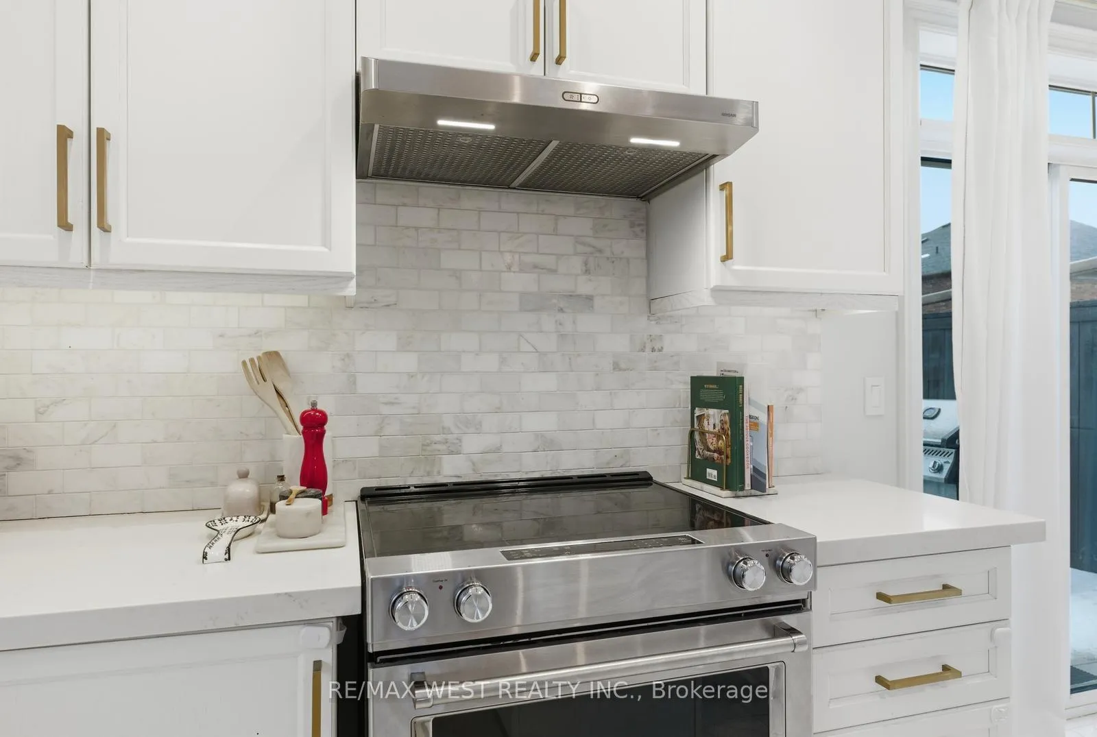 Photo 18 of 4753 Highway 7, Vaughan, East Woodbridge — HOMEH