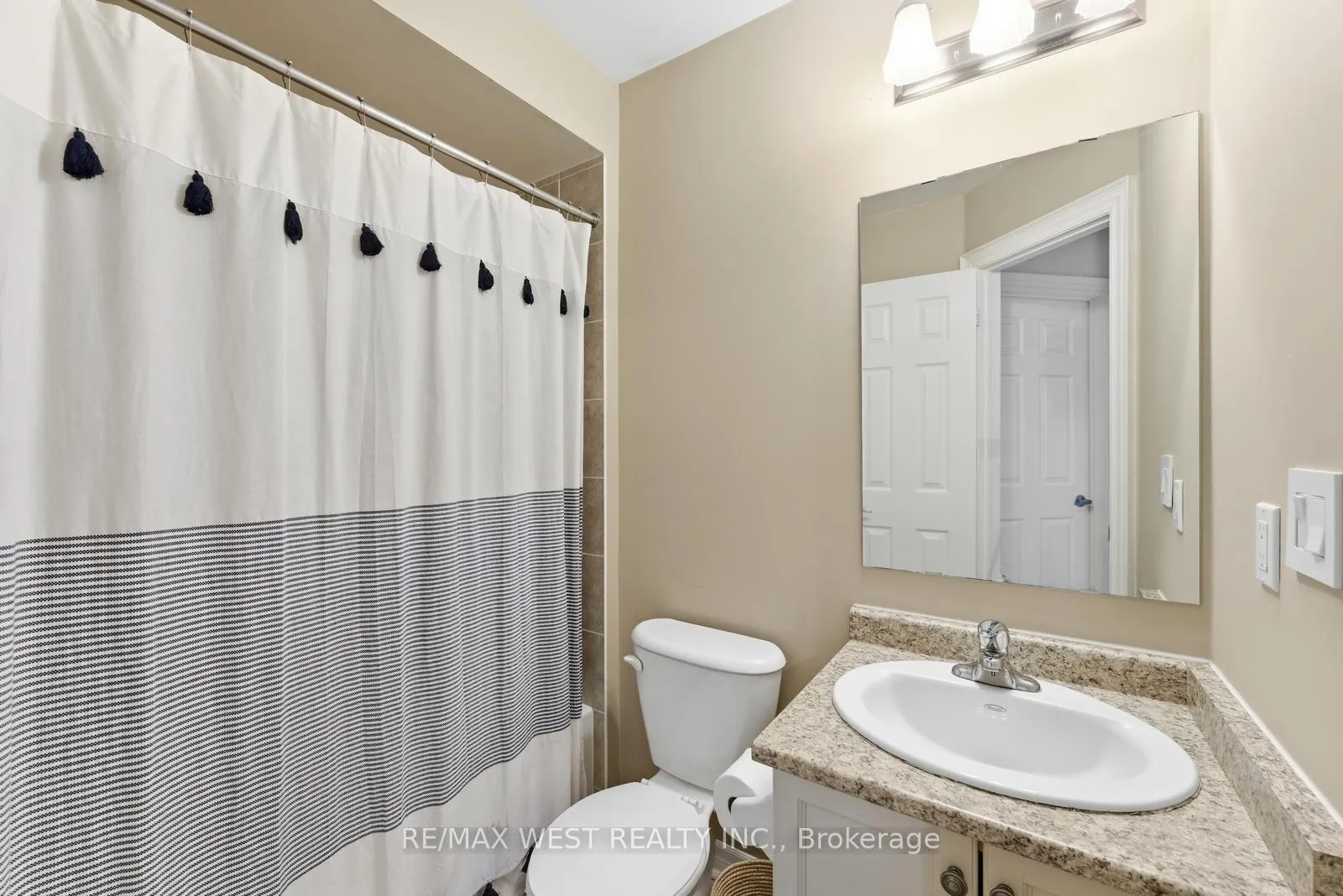 Photo 26 of 4753 Highway 7, Vaughan, East Woodbridge — HOMEH