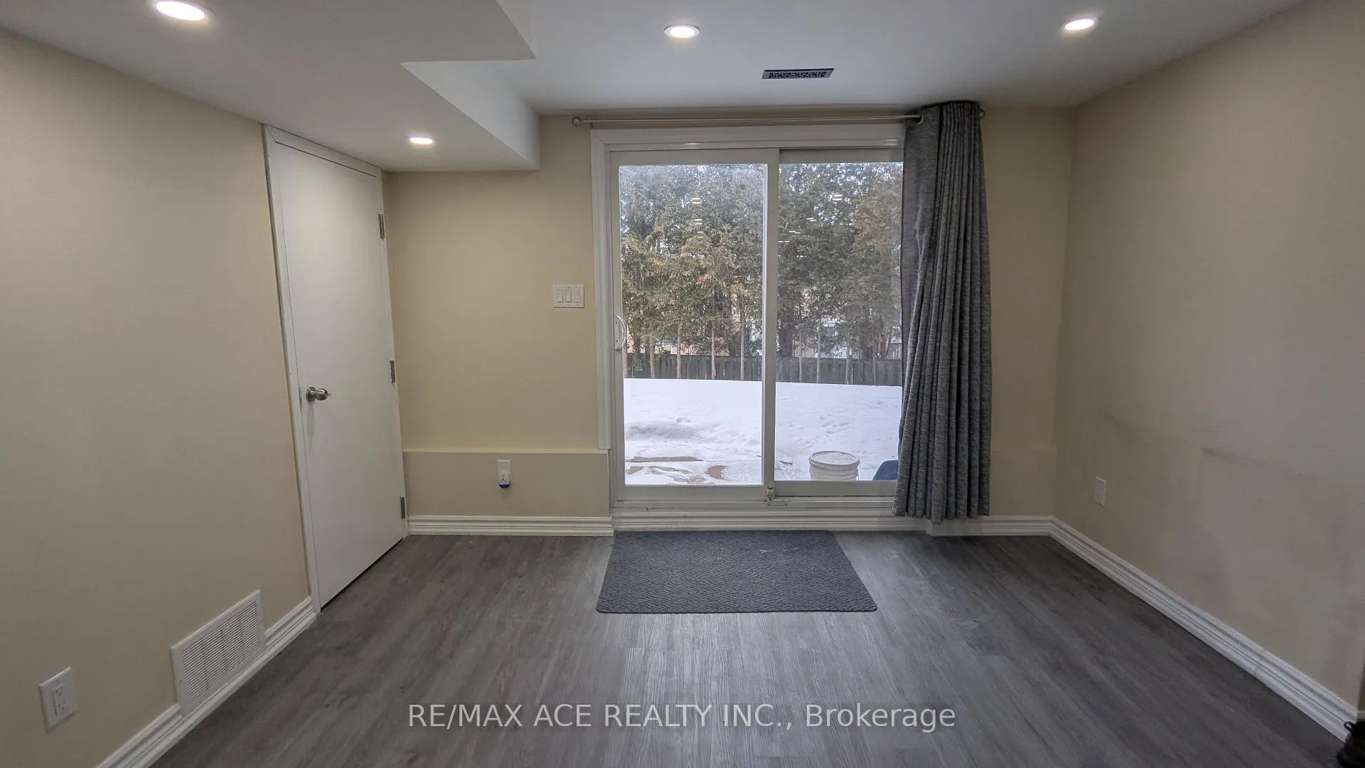 Photo 4 of Unit Bsmt, 106 Kirby Crescent, Whitby, Blue Grass Meadows — HOMEH
