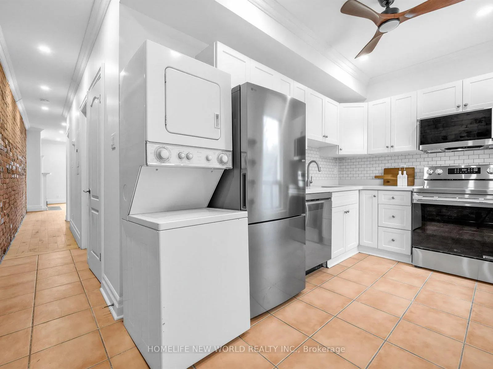 Photo 7 of Unit Upper, 1005 Bathurst Street, Toronto, The Annex — HOMEH