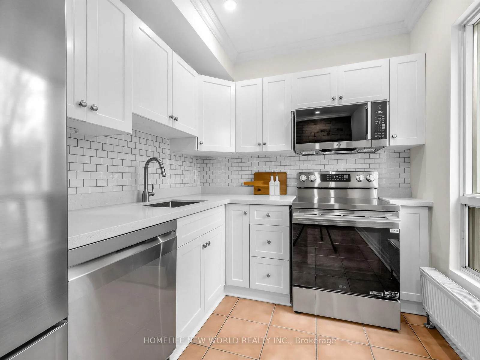 Photo 9 of Unit Upper, 1005 Bathurst Street, Toronto, The Annex — HOMEH