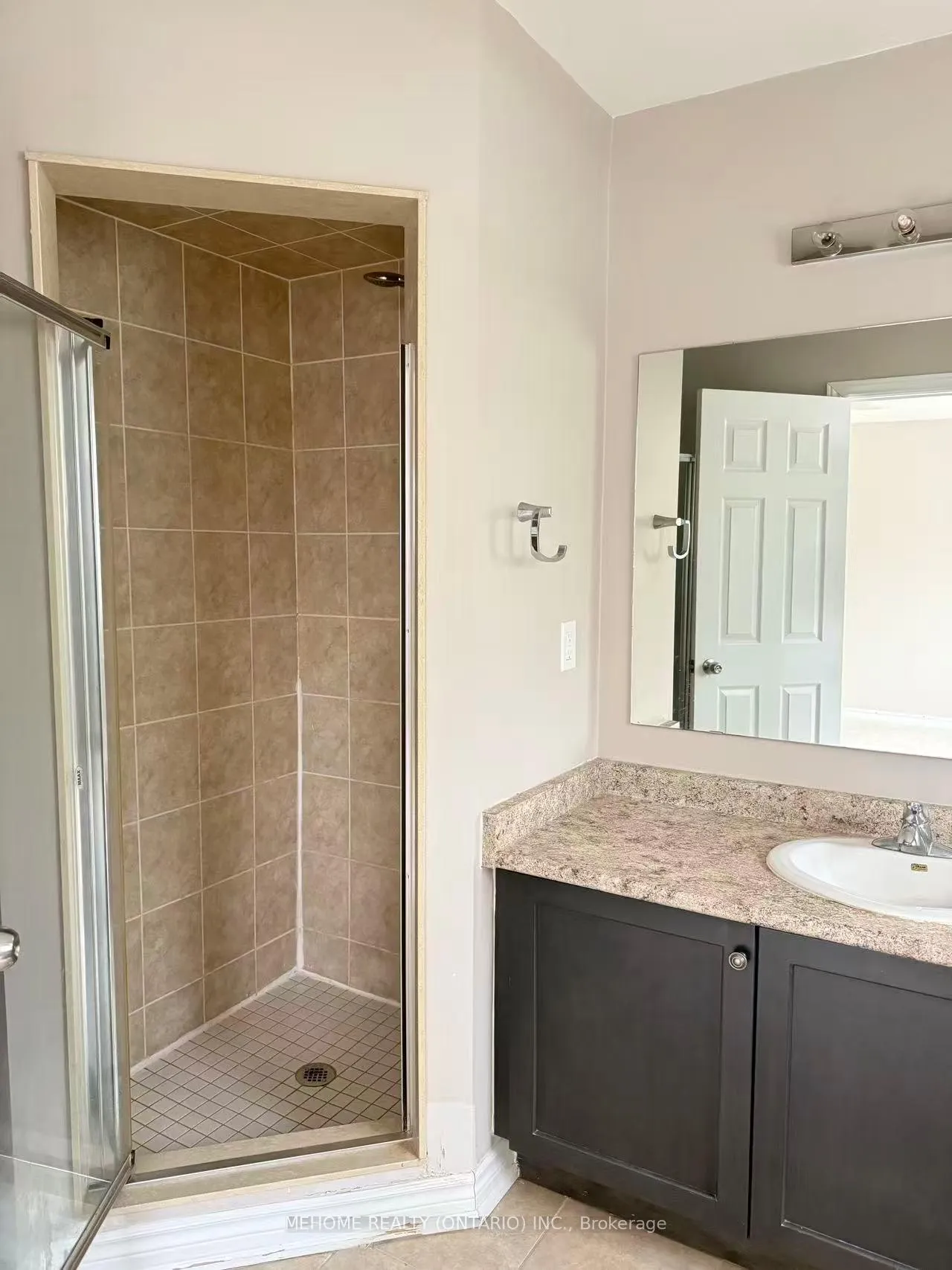 Photo 10 of 22 Memon Place, Markham, Wismer — HOMEH