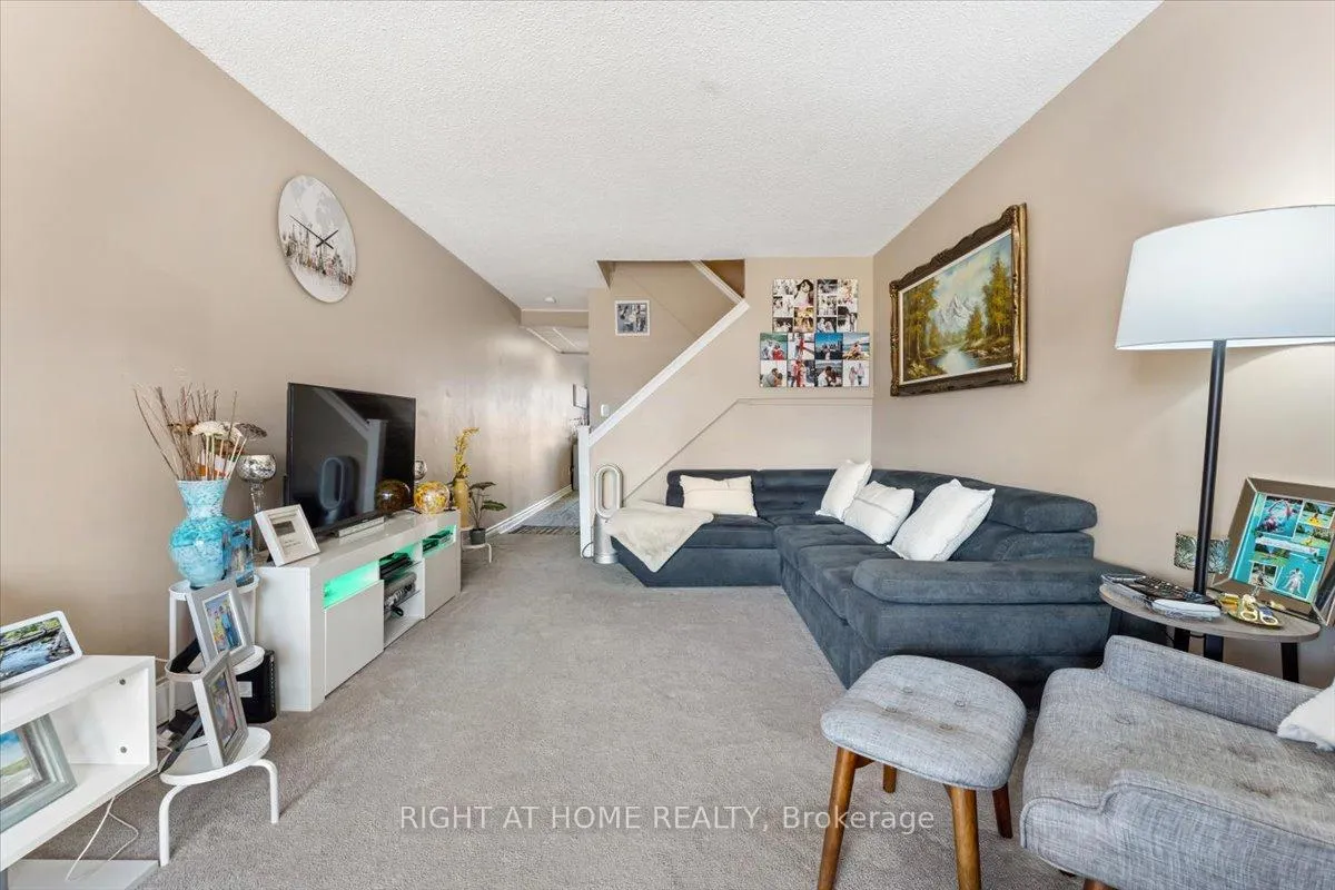 Photo 7 of Unit 11, 8646 Willoughby Drive, Niagara Falls, Chippawa — HOMEH