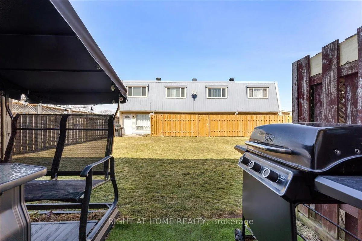 Photo 26 of Unit 11, 8646 Willoughby Drive, Niagara Falls, Chippawa — HOMEH