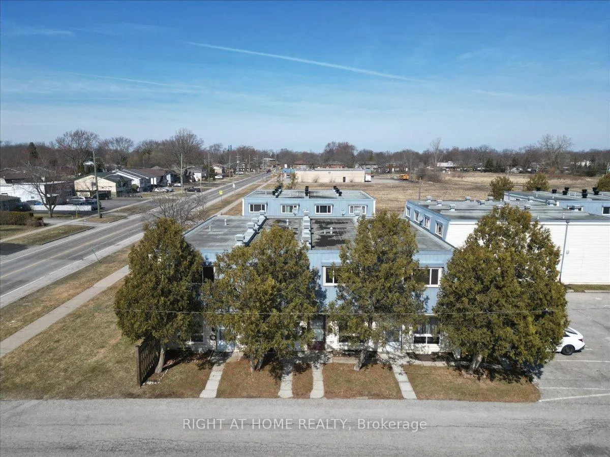 Photo 32 of Unit 11, 8646 Willoughby Drive, Niagara Falls, Chippawa — HOMEH