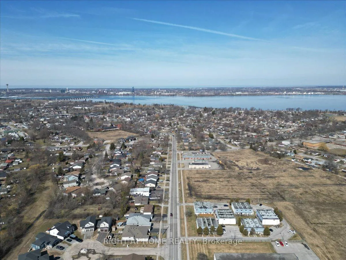 Photo 38 of Unit 11, 8646 Willoughby Drive, Niagara Falls, Chippawa — HOMEH