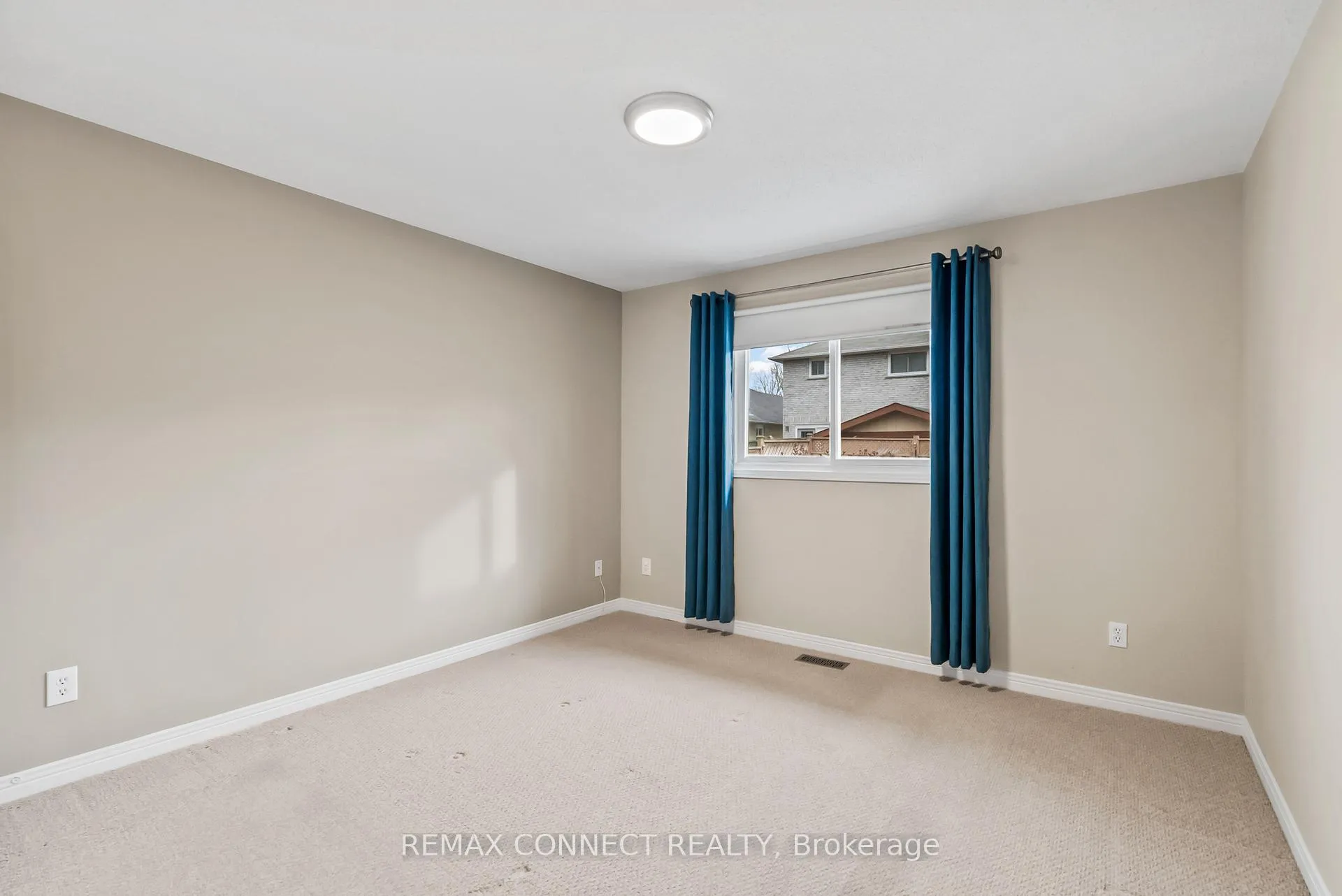 Photo 9 of 21 Caleche Avenue, Clarington, Courtice — HOMEH