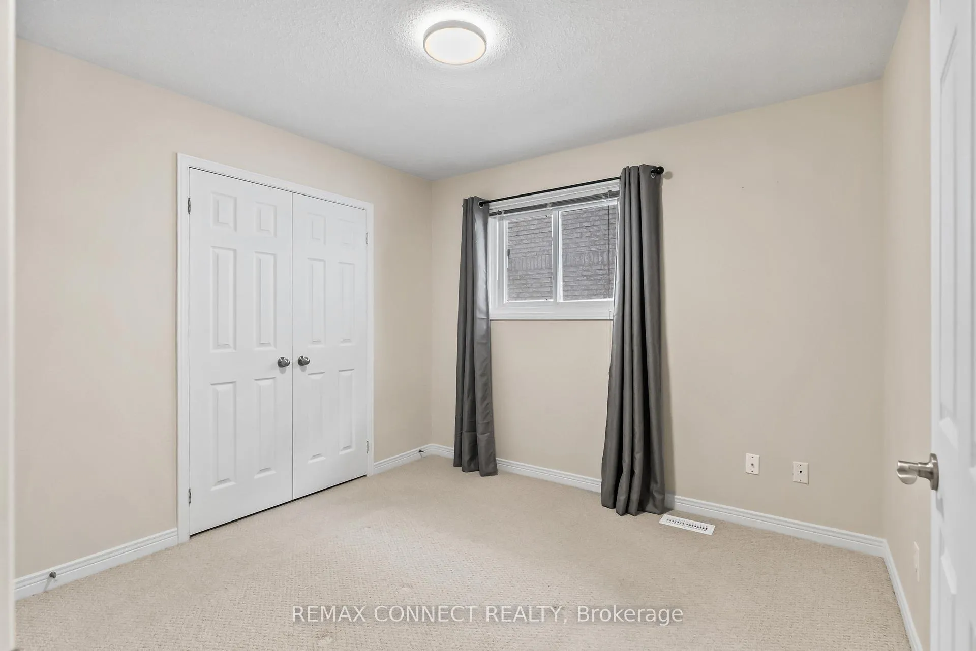 Photo 12 of 21 Caleche Avenue, Clarington, Courtice — HOMEH