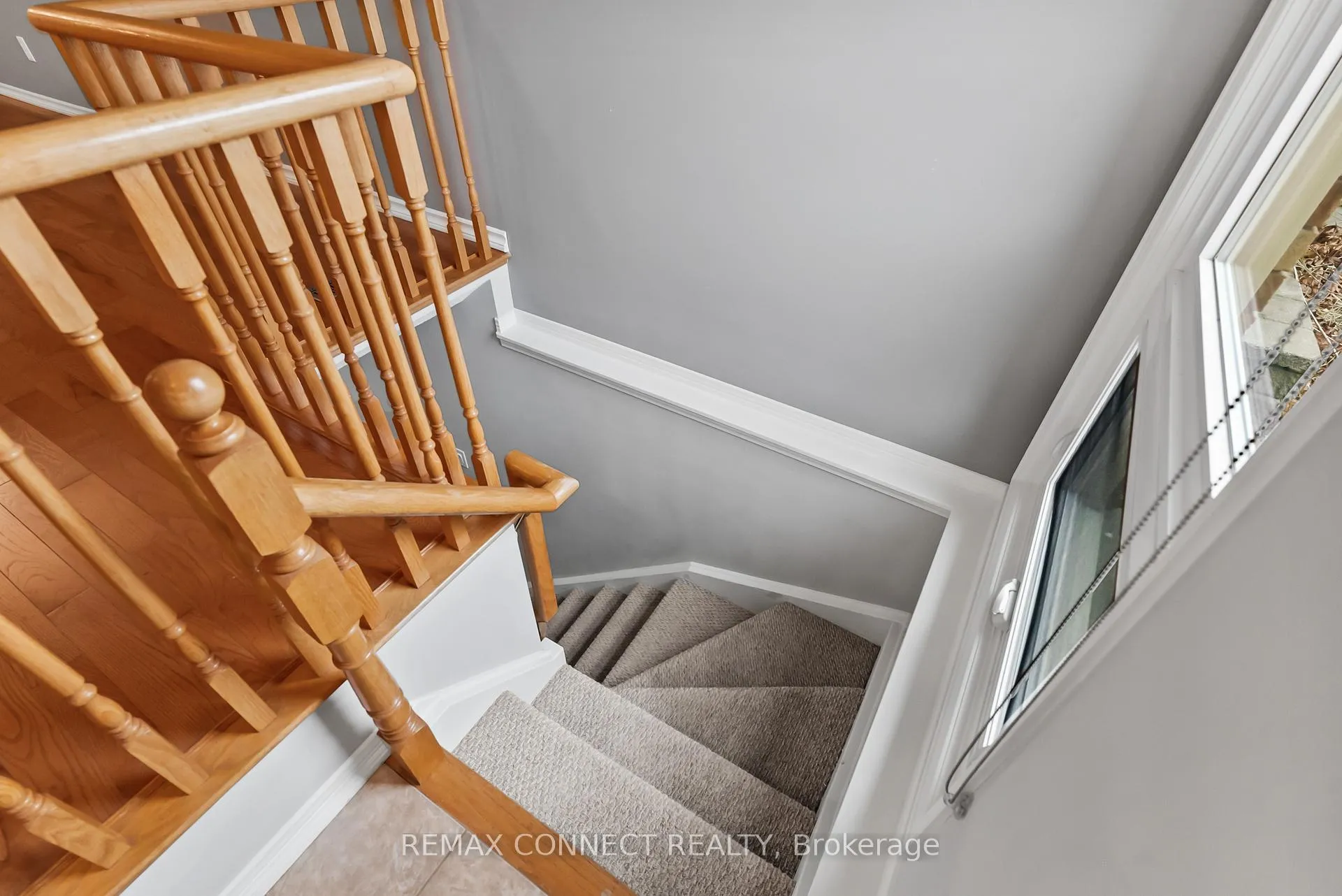Photo 14 of 21 Caleche Avenue, Clarington, Courtice — HOMEH
