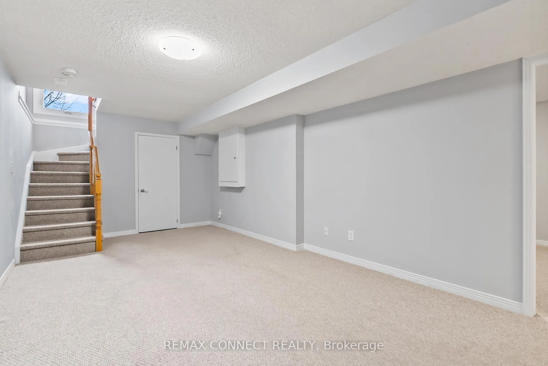 Photo 16 of 21 Caleche Avenue, Clarington, Courtice — HOMEH